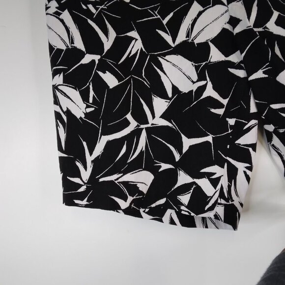 Mario Serrani Comfort Stretch Tummy Control Black and White Short Size 16 - Picture 4 of 11